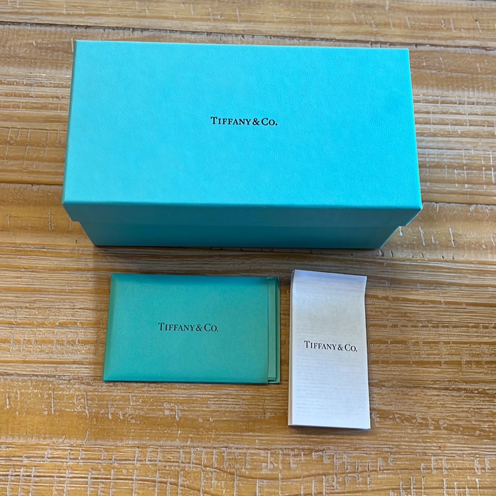 Women’s Tiffany & Co. cat eye sunglasses - Picture 9 of 11